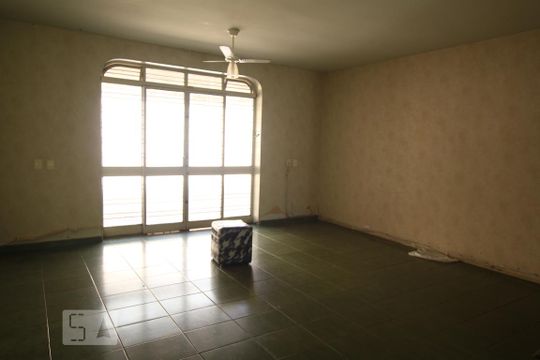 Sala de casa à venda com 7 quartos, 900m² em Setor Oeste, Goiânia