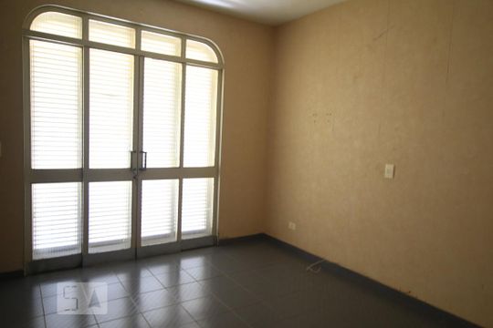 Sala de casa à venda com 7 quartos, 900m² em Setor Oeste, Goiânia