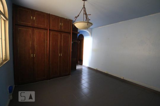 Casa à venda com 7 quartos, 900m² em Setor Oeste, Goiânia