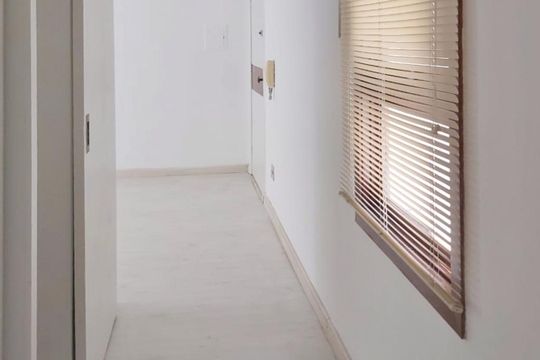 Corredor Social de apartamento à venda com 1 quarto, 42m² em Petrópolis, Porto Alegre