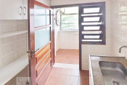 Cozinha de apartamento à venda com 1 quarto, 42m² em Petrópolis, Porto Alegre