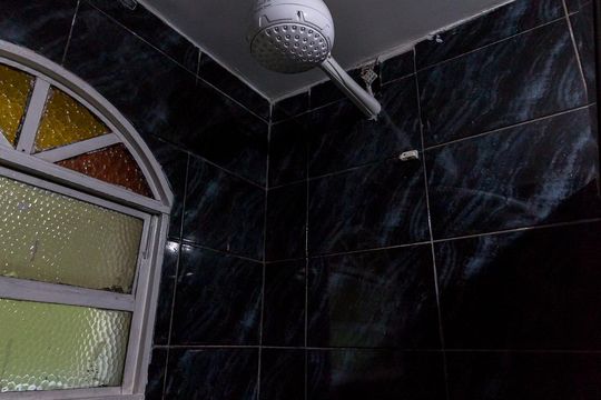 Banheiro social 1 - chuveiro de casa à venda com 3 quartos, 150m² em Jardim Santa Cecília, Guarulhos