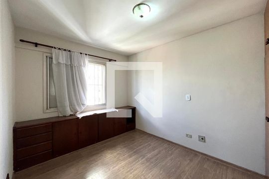 Quarto 1 de apartamento para alugar com 2 quartos, 77m² em Parque Imperial, São Paulo