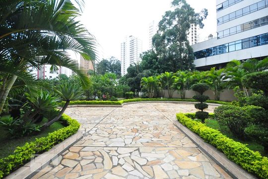 Jardim de apartamento para alugar com 1 quarto, 40m² em Vila Andrade, São Paulo