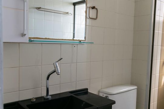 Banheiro de apartamento à venda com 2 quartos, 65m² em Jardim São Savério, São Paulo