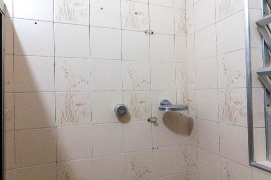 Banheiro de casa à venda com 2 quartos, 150m² em Vila Gilda, Santo André