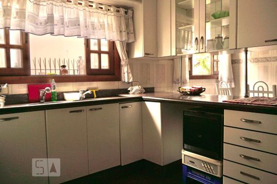 Cozinha de casa para alugar com 4 quartos, 550m² em Jardim Maia, Guarulhos