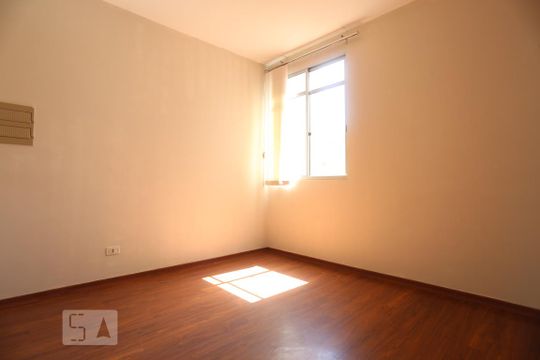 Sala de apartamento à venda com 2 quartos, 56m² em Jardim Roberto, Osasco