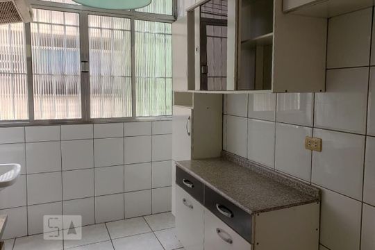 Cozinha de apartamento à venda com 2 quartos, 64m² em Jardim Cristin Alice, Guarulhos