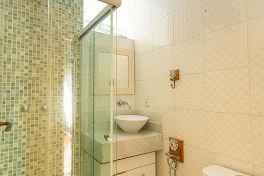 Banheiro Social de apartamento à venda com 2 quartos, 70m² em Boa Viagem, Niterói