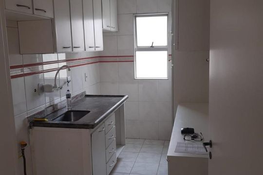 Cozinha de apartamento à venda com 2 quartos, 61m² em Jardim Santa Emília, São Paulo