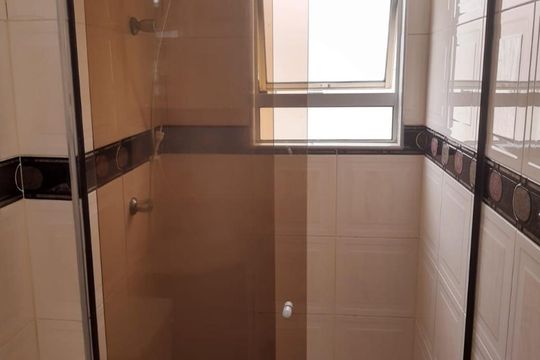 Banheiro de apartamento à venda com 2 quartos, 61m² em Jardim Santa Emília, São Paulo