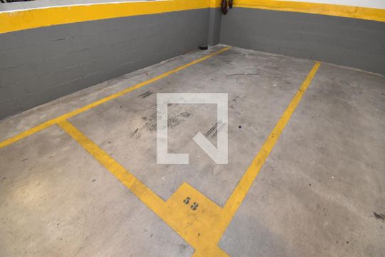 Garagem de apartamento para alugar com 1 quarto, 37m² em Bigorrilho, Curitiba