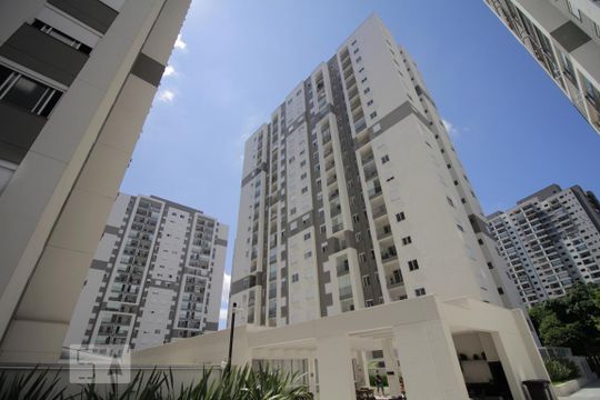 Fachada de apartamento para alugar com 2 quartos, 60m² em Continental, Osasco
