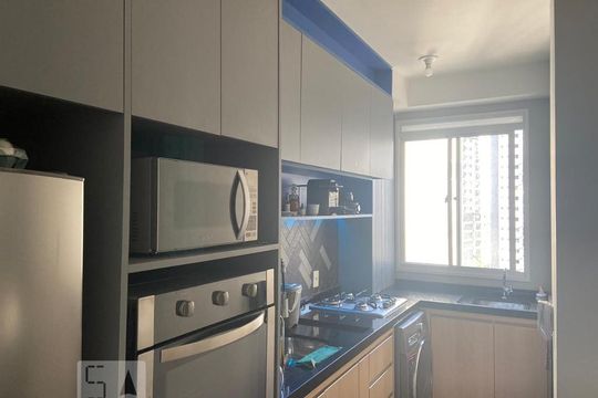 Cozinha de apartamento para alugar com 2 quartos, 60m² em Continental, Osasco