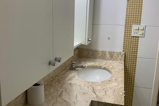 Banheiro de apartamento à venda com 2 quartos, 63m² em Bela Vista, São Paulo
