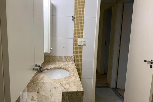 Banheiro de apartamento à venda com 2 quartos, 63m² em Bela Vista, São Paulo