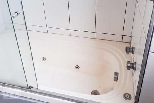 Banheiro de apartamento à venda com 3 quartos, 75m² em Vila Monumento, São Paulo