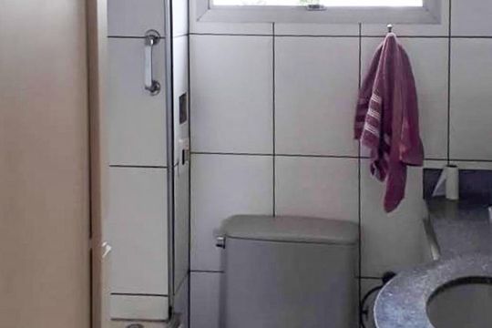Banheiro de apartamento à venda com 3 quartos, 75m² em Vila Monumento, São Paulo