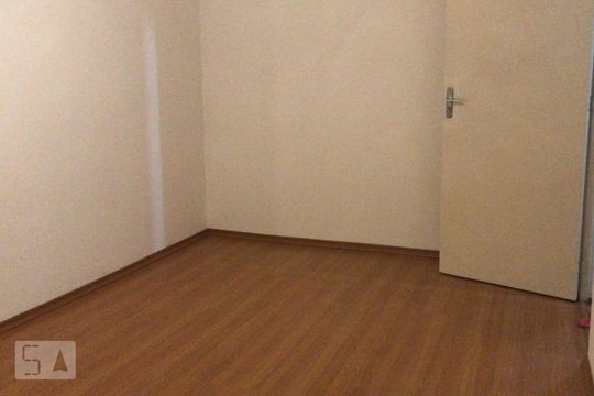 Quarto de apartamento para alugar com 2 quartos, 70m² em Quitaúna, Osasco