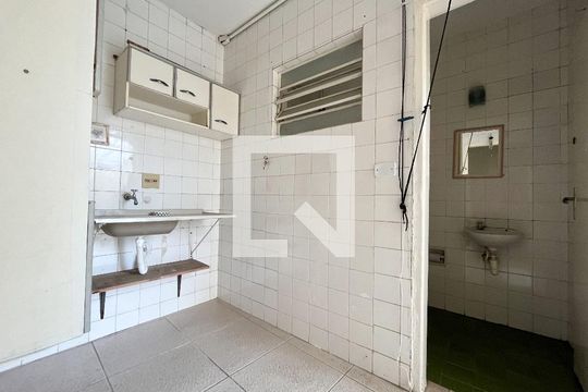Área de Serviço de casa para alugar com 4 quartos, 210m² em Planalto Paulista, São Paulo