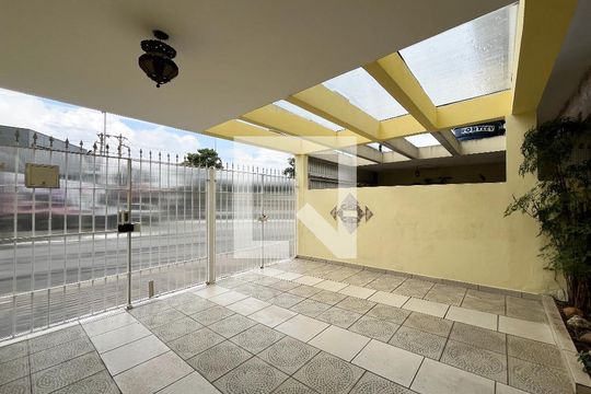 Garagem de casa para alugar com 4 quartos, 210m² em Planalto Paulista, São Paulo