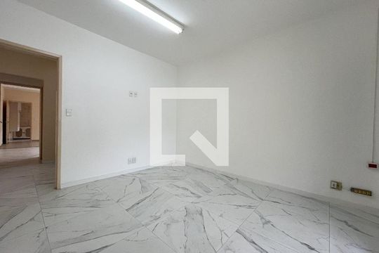 Sala de casa para alugar com 4 quartos, 210m² em Planalto Paulista, São Paulo