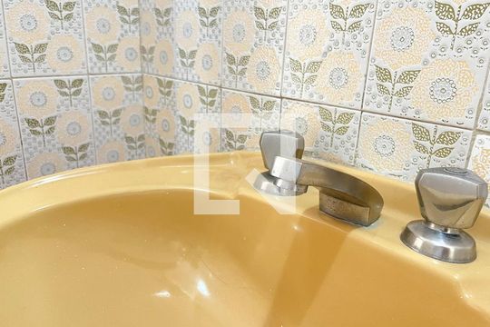 Banheiro Corredor de casa para alugar com 4 quartos, 210m² em Planalto Paulista, São Paulo