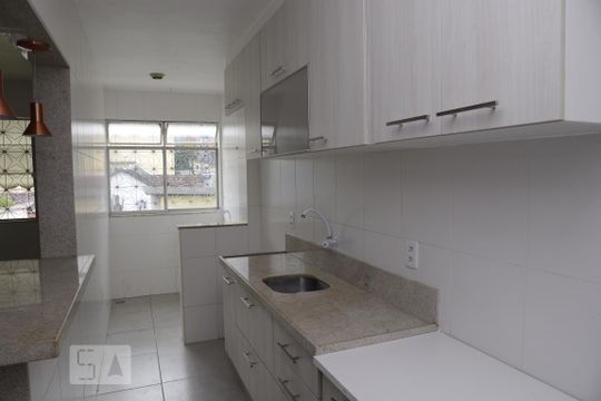 Cozinha de apartamento à venda com 2 quartos, 58m² em Tanque, Rio de Janeiro