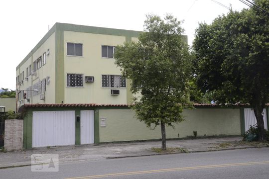 Fachada de apartamento à venda com 2 quartos, 58m² em Tanque, Rio de Janeiro