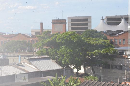 Vista do sala de apartamento para alugar com 2 quartos, 45m² em Del Castilho, Rio de Janeiro