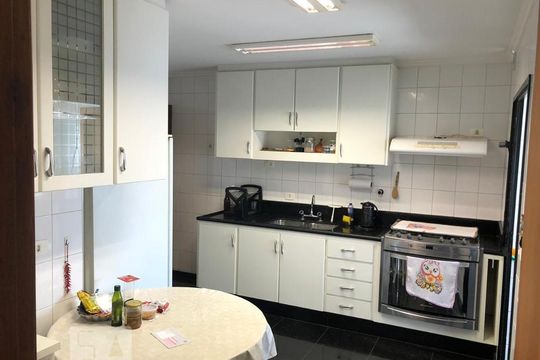 Cozinha de apartamento para alugar com 3 quartos, 125m² em Vila Pompéia, São Paulo