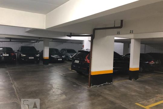 Garagem de apartamento para alugar com 3 quartos, 125m² em Vila Pompéia, São Paulo