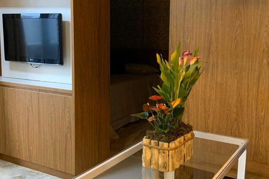 Detalhe Sala de apartamento à venda com 1 quarto, 40m² em Setor Bueno, Goiânia