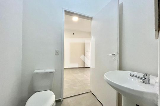 Banheiro da Suíte 1 de casa para alugar com 2 quartos, 80m² em Vila Clementino, São Paulo