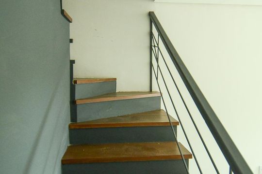 Escada de casa de condomínio à venda com 3 quartos, 110m² em Teresópolis, Porto Alegre