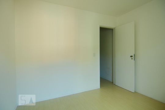 Quarto 2 de casa de condomínio à venda com 3 quartos, 110m² em Teresópolis, Porto Alegre