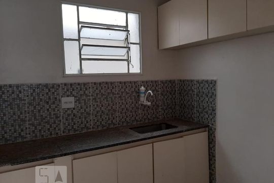 Cozinha de casa à venda com 2 quartos, 70m² em Vila Cloris, Belo Horizonte