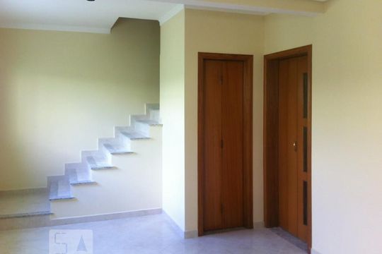 Casa de Condomínio à venda com 3 quartos, 81m² em Vila Pereira Cerca, São Paulo