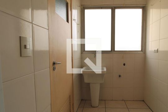 Área de serviço de apartamento para alugar com 2 quartos, 72m² em Vila Anhangüera, São Paulo