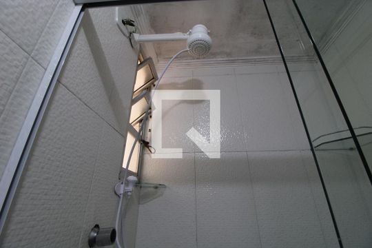 Chuveiro de apartamento para alugar com 2 quartos, 72m² em Vila Anhangüera, São Paulo