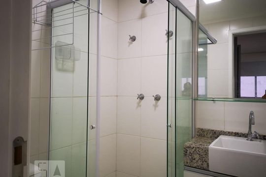 Banheiro de apartamento à venda com 1 quarto, 30m² em Centro, São Paulo