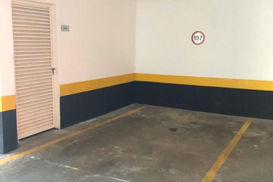 Garagem de apartamento à venda com 2 quartos, 70m² em Setor Bueno, Goiânia