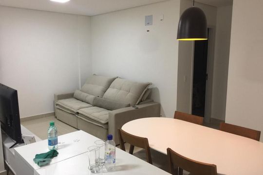 Sala de apartamento à venda com 2 quartos, 70m² em Setor Bueno, Goiânia
