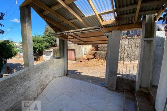 Garagem de casa para alugar com 2 quartos, 65m² em Campestre, São Leopoldo