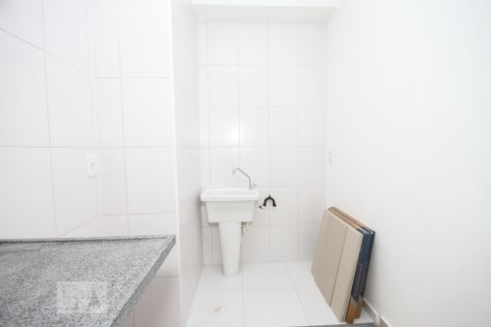 Área de serviço de apartamento para alugar com 2 quartos, 33m² em Cambuci, São Paulo