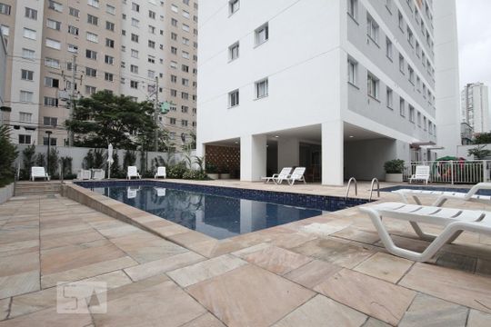 Piscina de apartamento para alugar com 2 quartos, 33m² em Cambuci, São Paulo