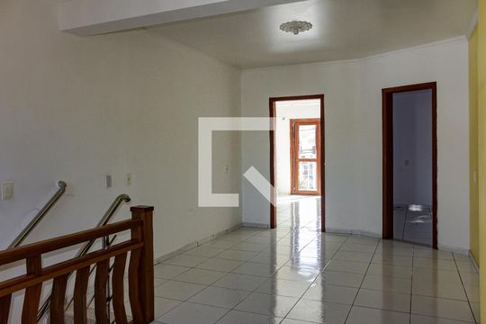 Hall 2° Andar de casa à venda com 4 quartos, 197m² em São José, Canoas