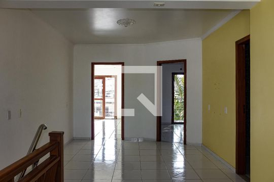 Hall 2° Andar de casa à venda com 4 quartos, 197m² em São José, Canoas