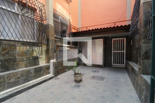 Entrada de apartamento para alugar com 2 quartos, 45m² em Pechincha, Rio de Janeiro